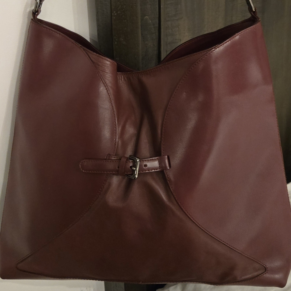 Furla Burgundy Leather Shoulder Bag with Sleek Design